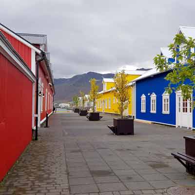 Farbenfroh renovierte Häuser in Siglufjoerdur